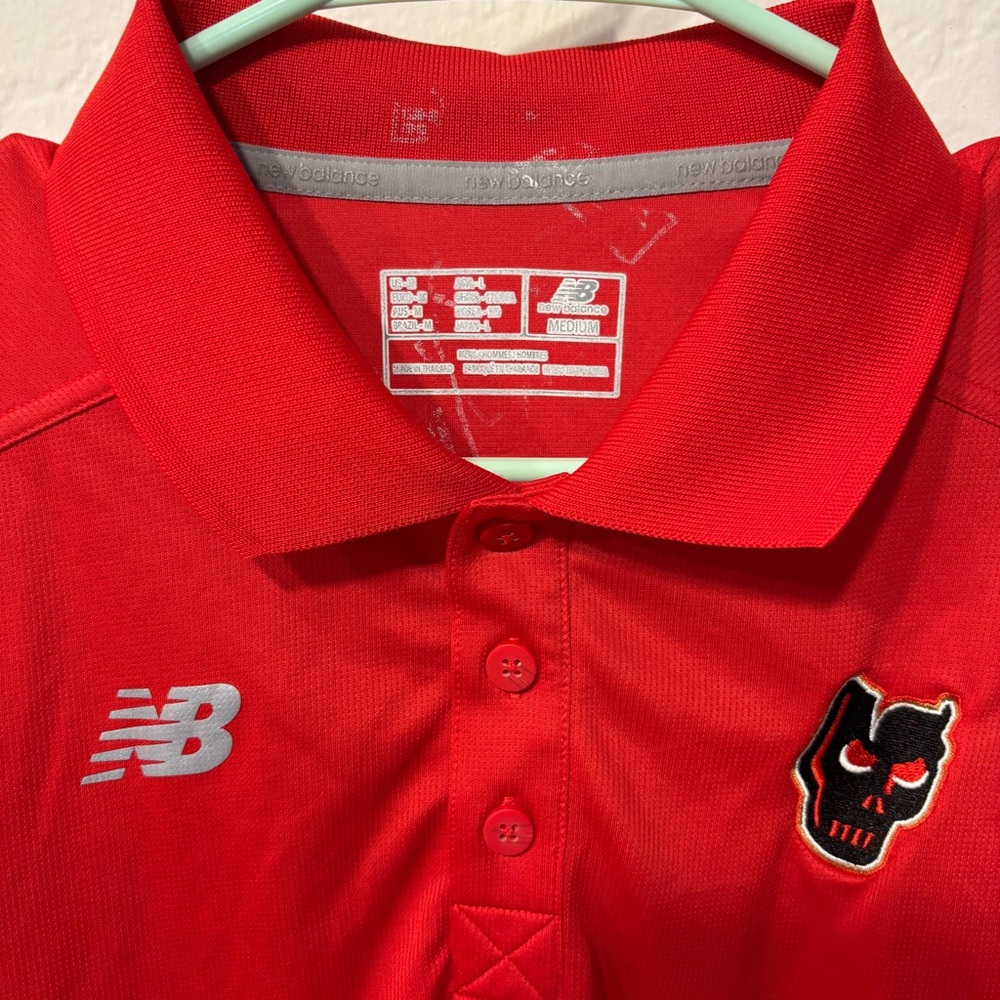 New Balance Calgary Hitmen Polo WHL Shirt Red Mens Medium Team Issued Flames NHL